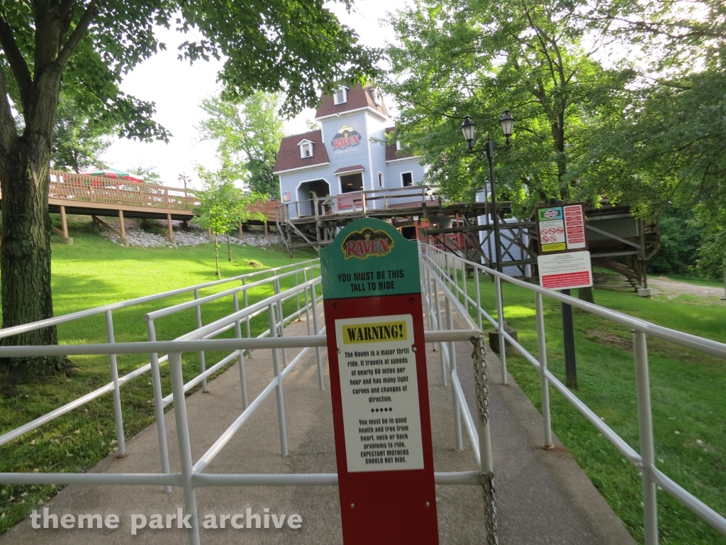 Raven at Holiday World
