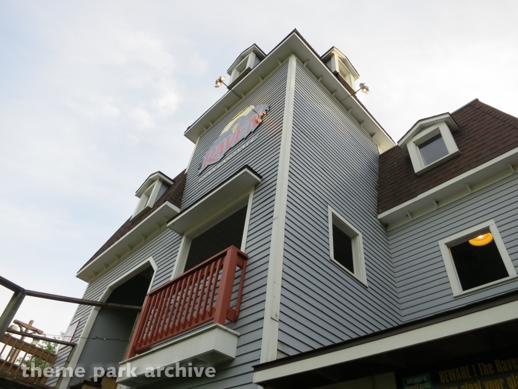 Raven at Holiday World