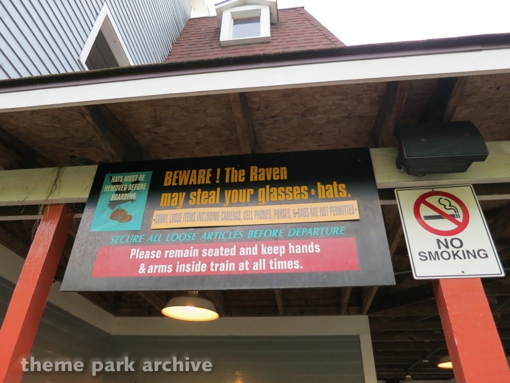 Raven at Holiday World