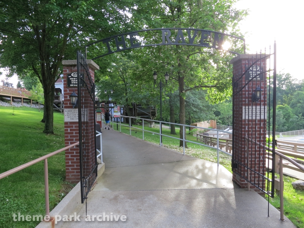 Raven at Holiday World
