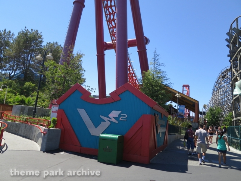 The Flash: Vertical Velocity at Six Flags Discovery Kingdom