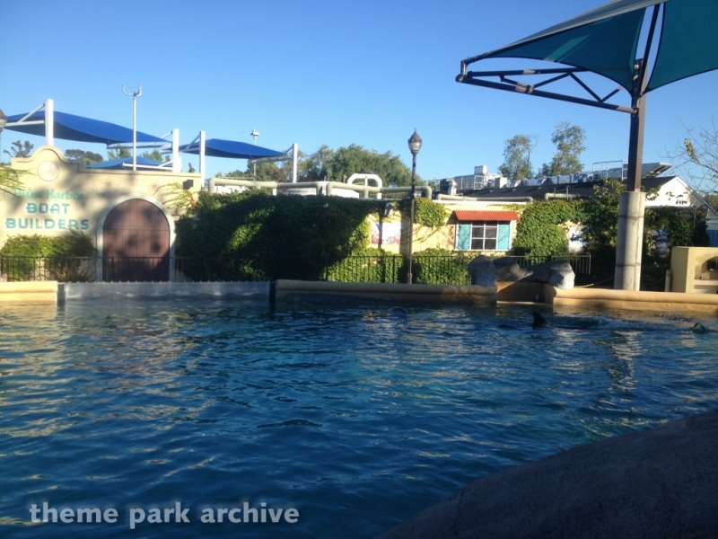 Dolphin Harbor at Six Flags Discovery Kingdom