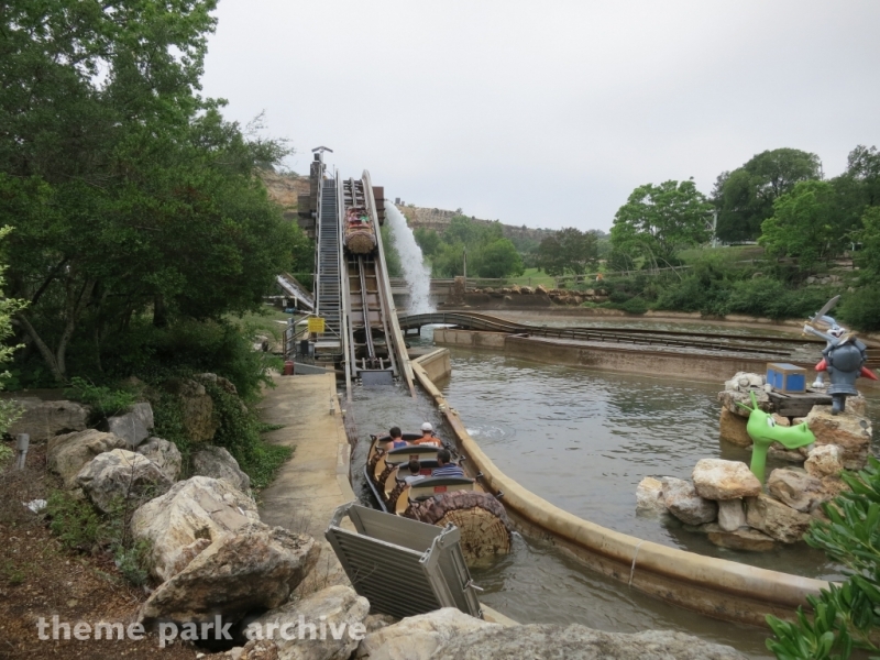 Bugs White Water Rapids at Six Flags Fiesta Texas