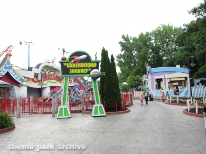 Looney Tunes Movie Town at Six Flags New England