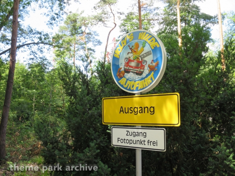 Holly's Wild Car Race at Holiday Park