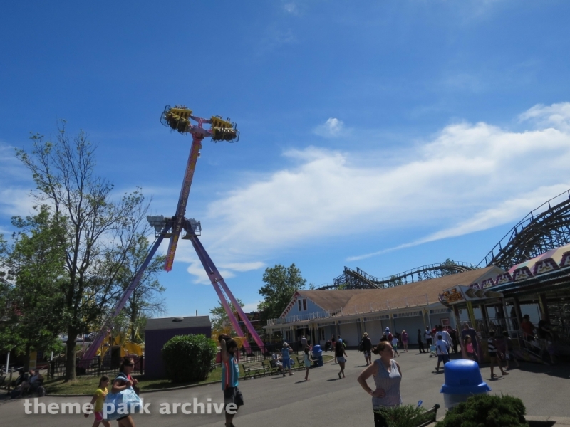 Mind Warp at Niagara Amusement Park and Splash World
