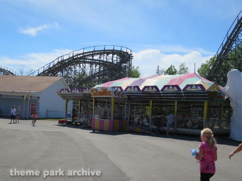 Bumper Cars at Niagara Amusement Park and Splash World