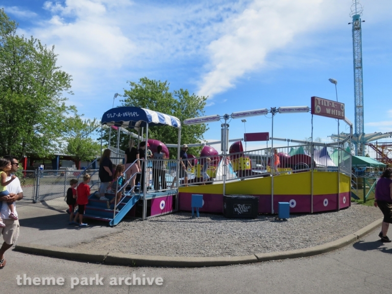 Tilt a Whirl at Niagara Amusement Park and Splash World