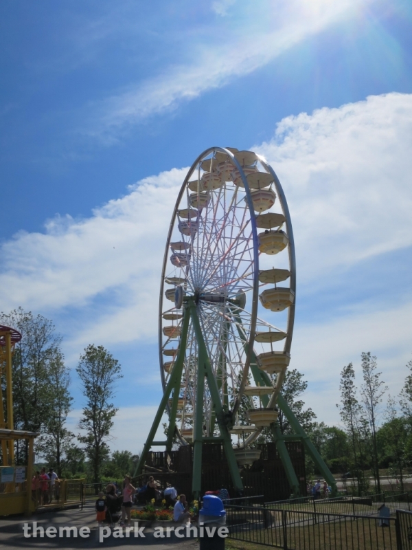 Gondola Wheel at Niagara Amusement Park and Splash World