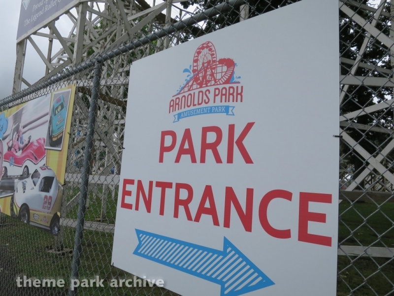 Entrance at Arnolds Park