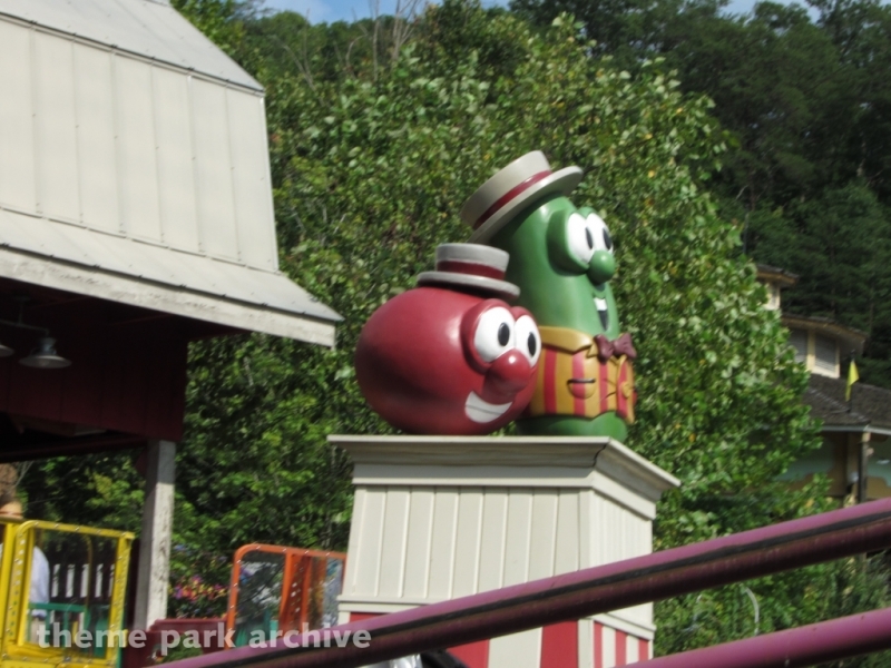 Veggie Tales Side Show Spin at Dollywood