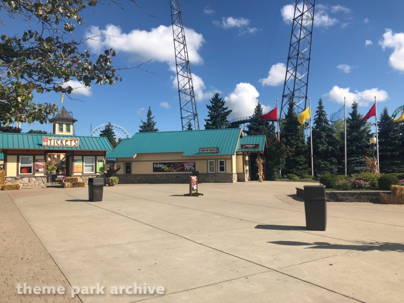 Entrance at Six Flags Darien Lake