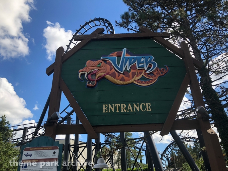 Viper at Six Flags Darien Lake