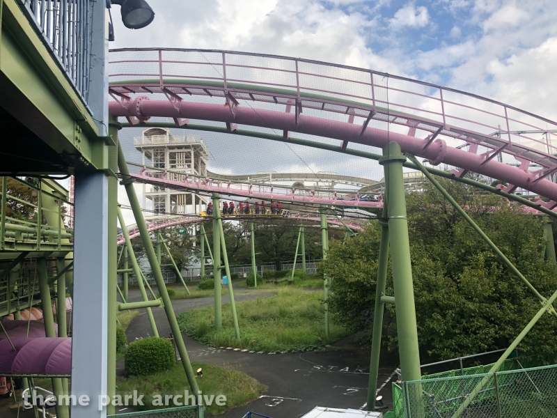 Loop Coaster MOMOnGA at Yomiuri Land