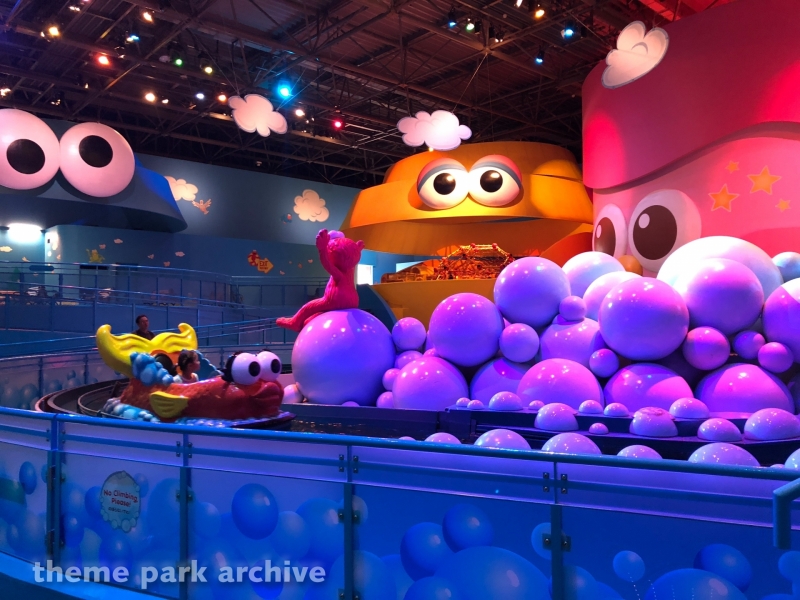 Elmo's Bubble Bubble at Universal Studios Japan