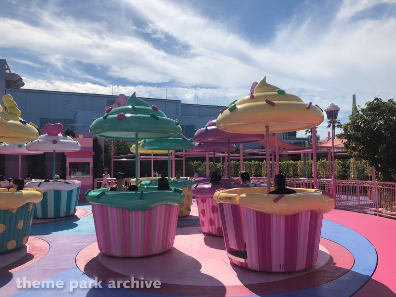 Hello Kitty's Cupcake Dream at Universal Studios Japan