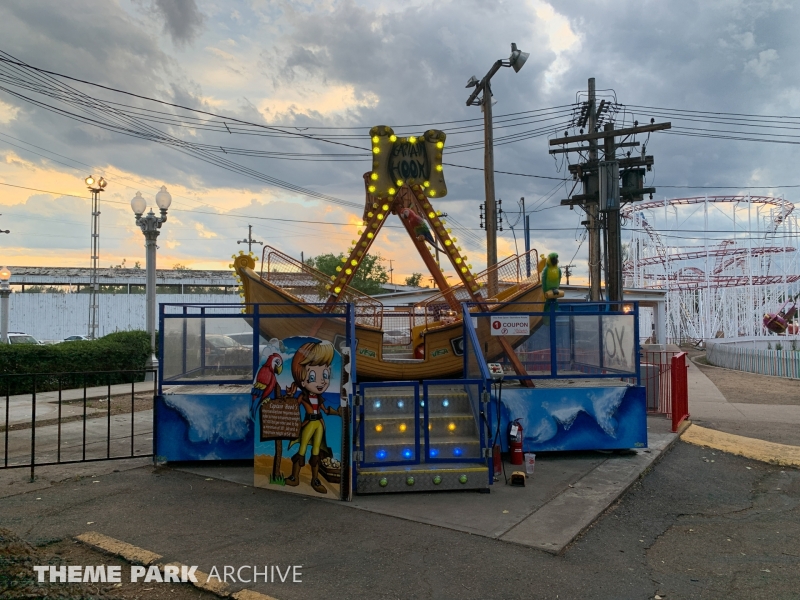 Captain Hook at Lakeside Amusement Park