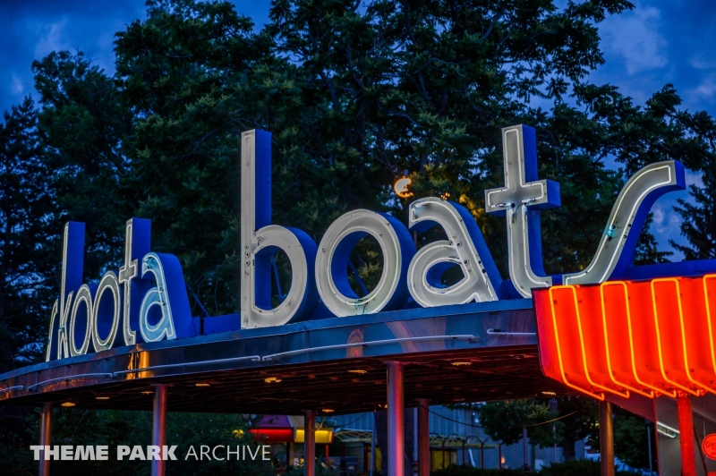 Skoota Boats at Lakeside Amusement Park