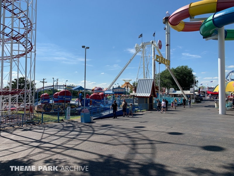 Tilt a Whirl at Wonderland Amusement Park