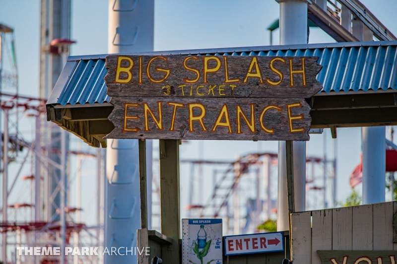 Big Splash at Wonderland Amusement Park