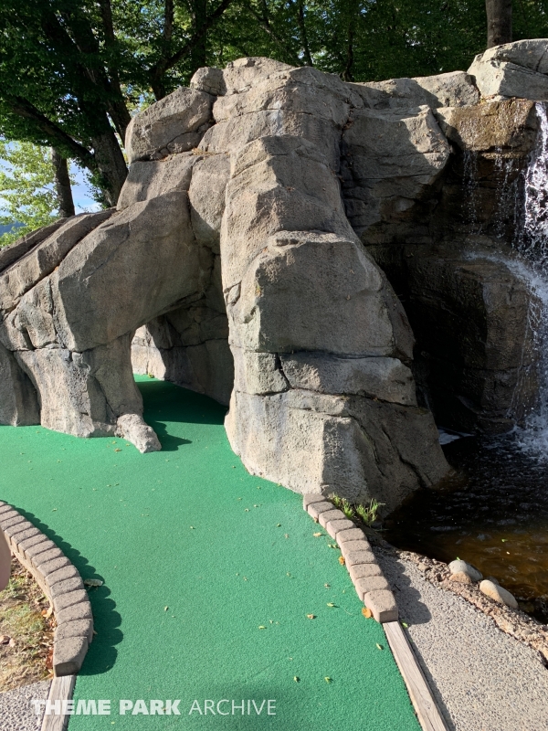 Chipper's Woods Miniature Golf at Oaks Park