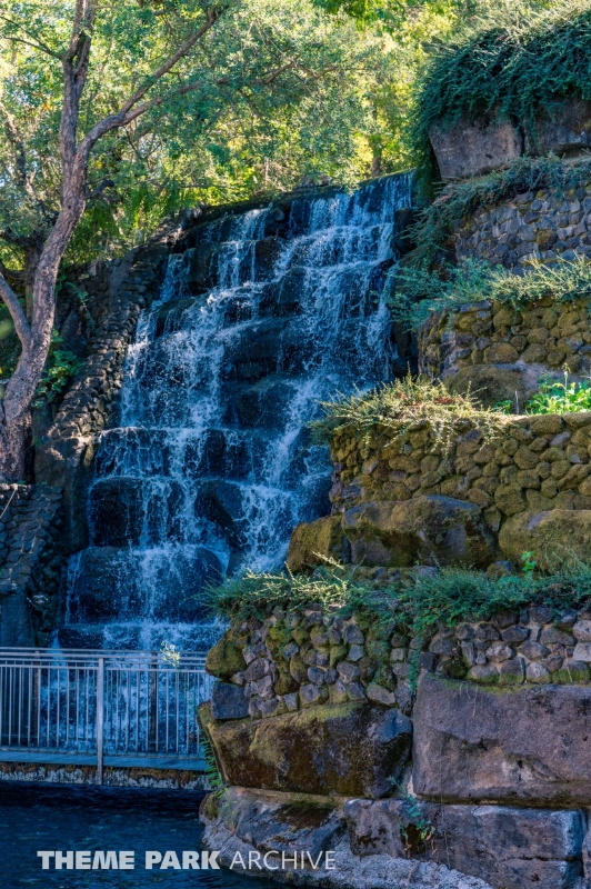 Bonfante Falls at Gilroy Gardens