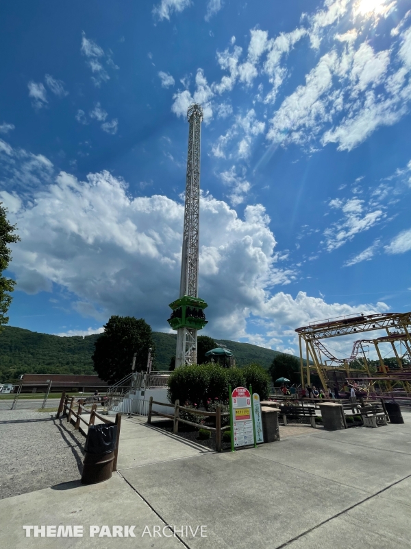 X Scream Tower at DelGrosso's Amusement Park