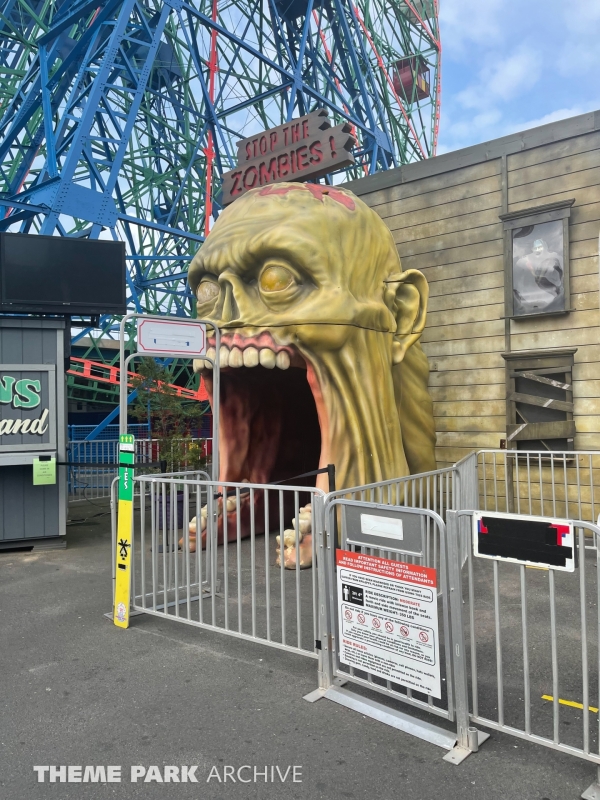Stop the Zombies at Deno's Wonder Wheel Amusement Park