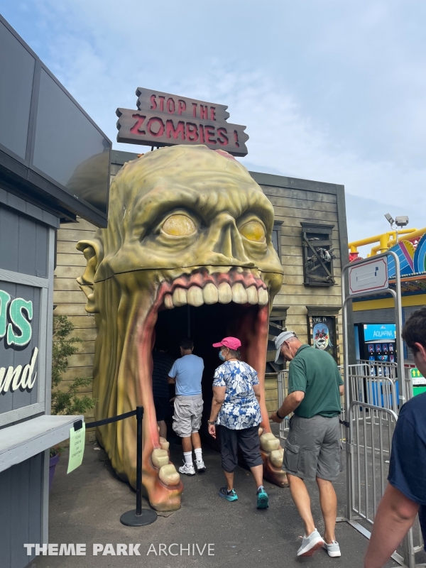 Stop the Zombies at Deno's Wonder Wheel Amusement Park