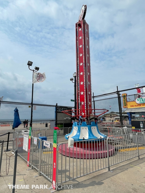Twist and Shout at Deno's Wonder Wheel Amusement Park