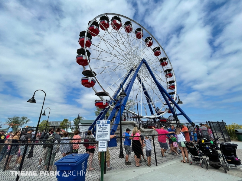 Big Wheel at Bay Beach Amusement Park
