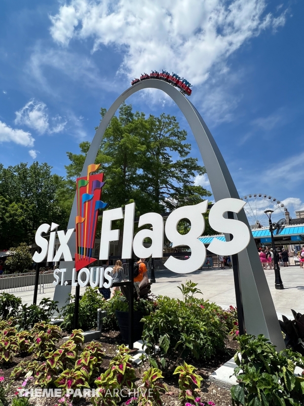 Entrance at Six Flags St. Louis