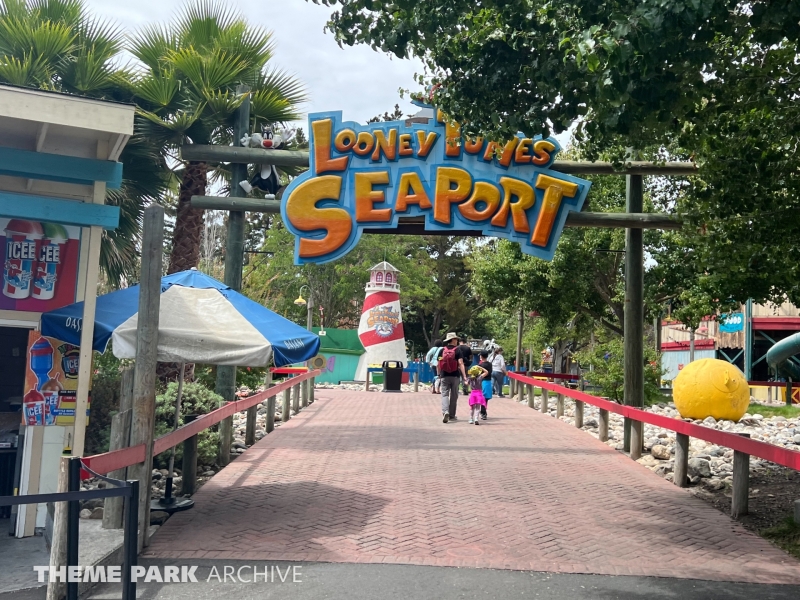Looney Tunes Seaport at Six Flags Discovery Kingdom
