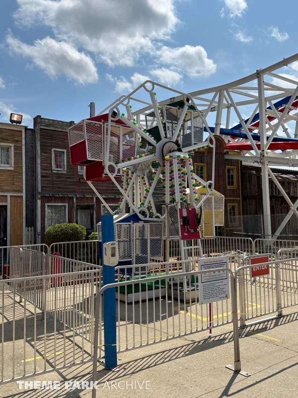 Kiddie Ferris Wheel at Fun Spot America Atlanta