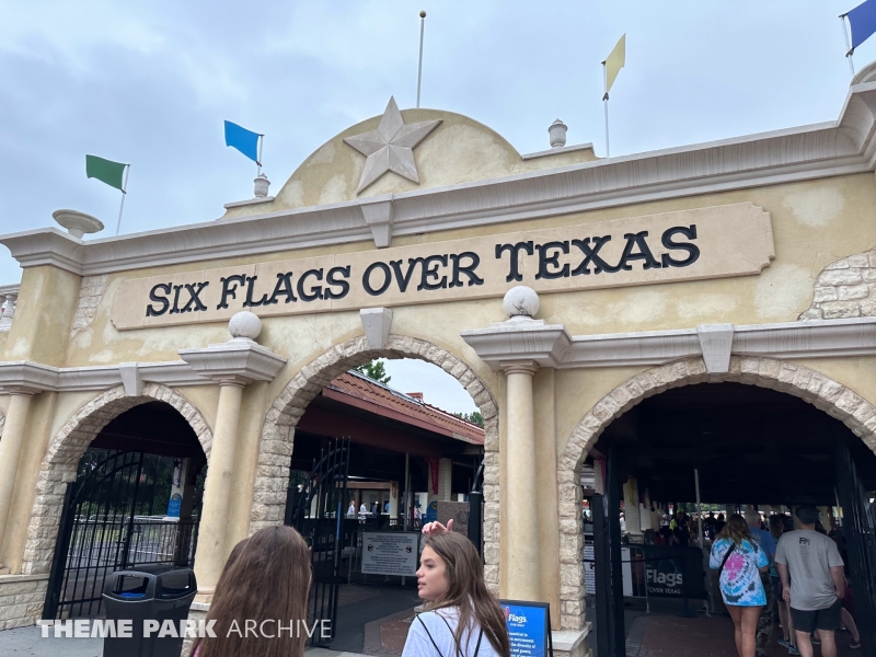 Entrance at Six Flags Over Texas