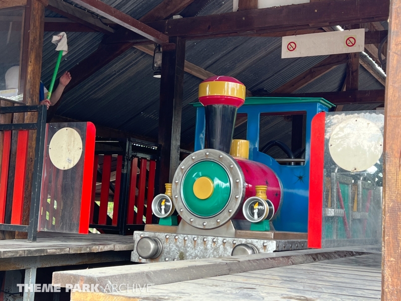 Le Train de la mine at Papéa Parc