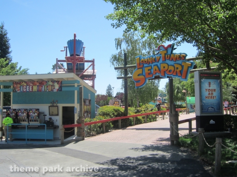 Looney Tunes Seaport at Six Flags Discovery Kingdom