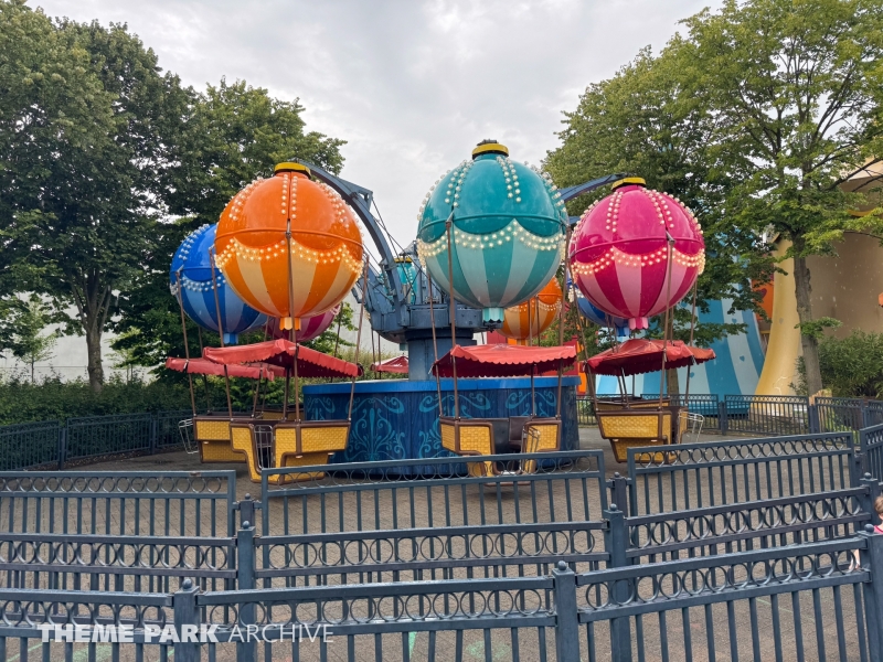 Balloon Race at Plopsaland De Panne