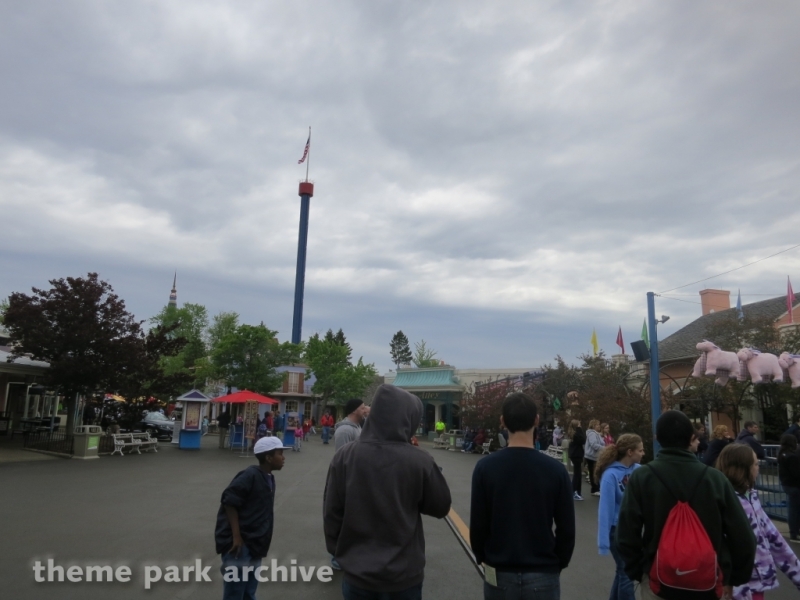 Orleans Place at Six Flags Great America
