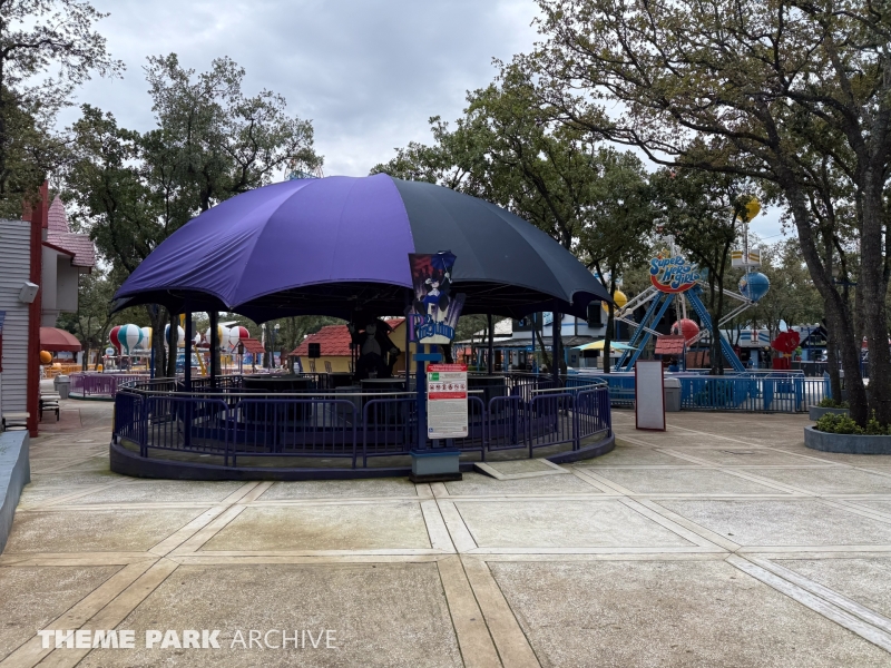 El Pinguino at Six Flags Mexico