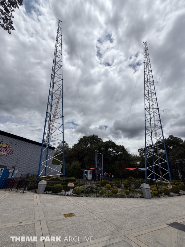 Sling Shot at Six Flags Mexico