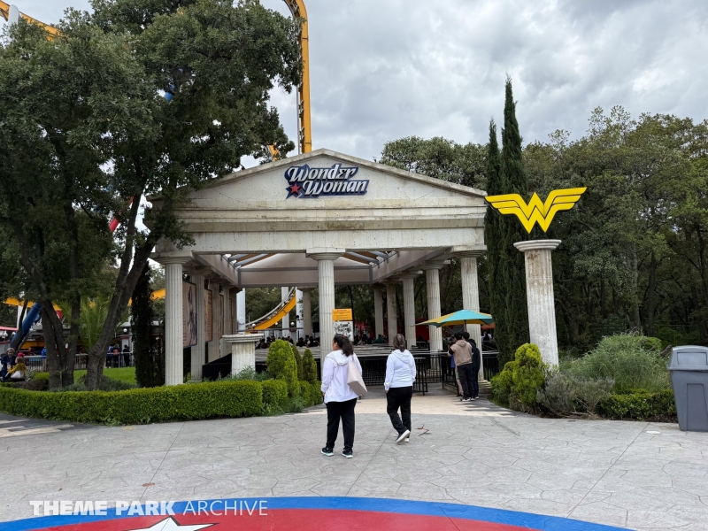 Wonder Woman Coaster at Six Flags Mexico