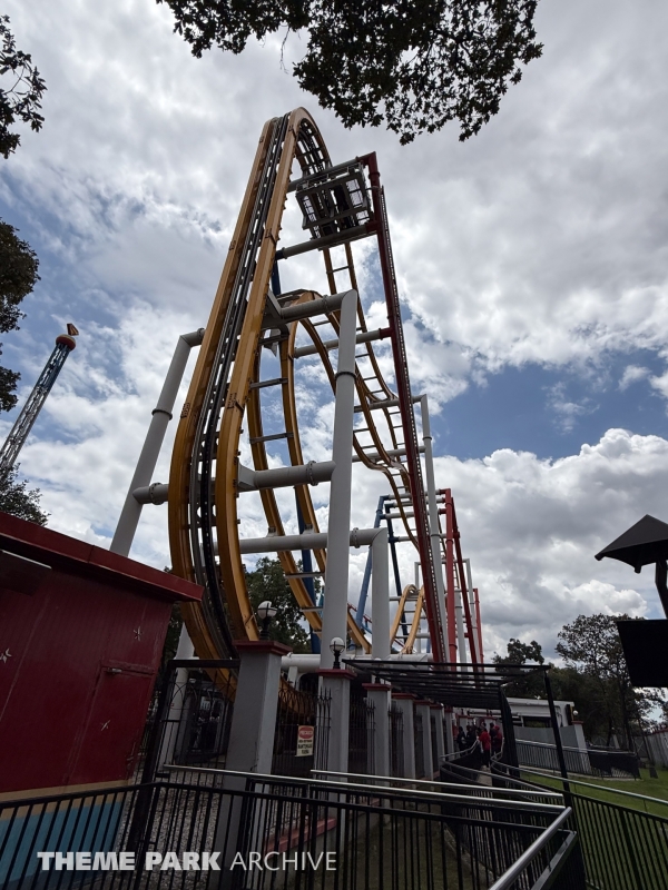 Wonder Woman Coaster at Six Flags Mexico