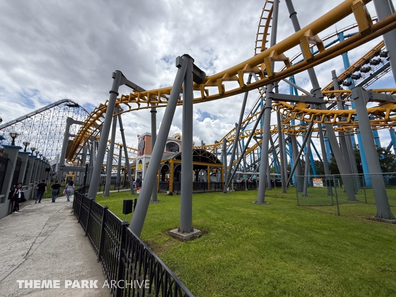 Batman The Ride at Six Flags Mexico