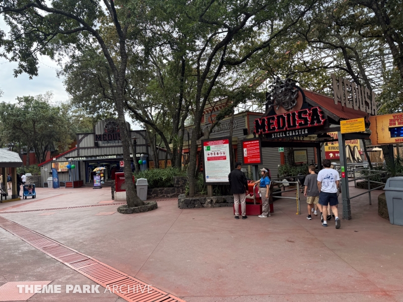 Medusa Steel Coaster at Six Flags Mexico