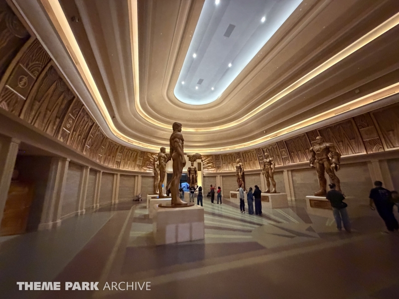 JUSTICE LEAGUE Warworld Attacks at Warner Bros. World Abu Dhabi