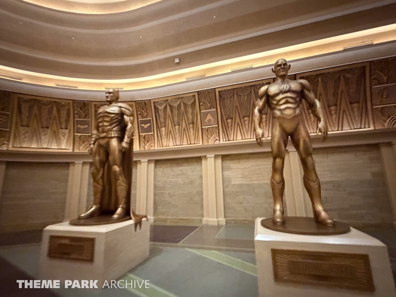 JUSTICE LEAGUE Warworld Attacks at Warner Bros. World Abu Dhabi