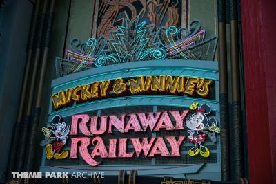 Mickey & Minnie's Runaway Railway opens