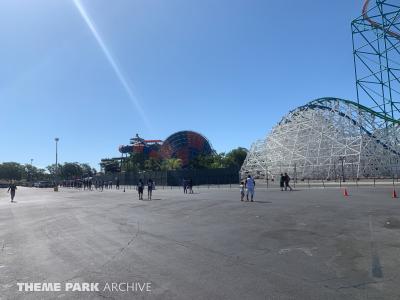 Six Flags Magic Mountain