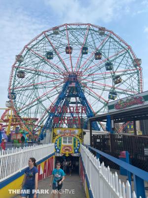 Deno's Wonder Wheel Amusement Park